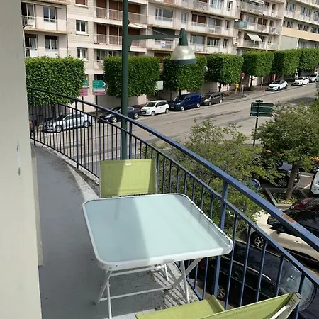 Au Coeur De 83 M2 Et Vue Sur La Basilique Διαμέρισμα Lisieux