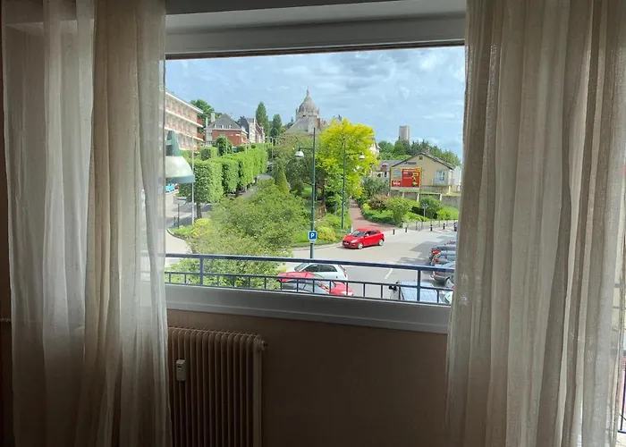Au Coeur De 83 M2 Et Vue Sur La Basilique Apartment Lisieux