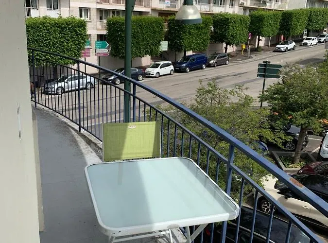 Au Coeur De 83 M2 Et Vue Sur La Basilique Apartment Lisieux